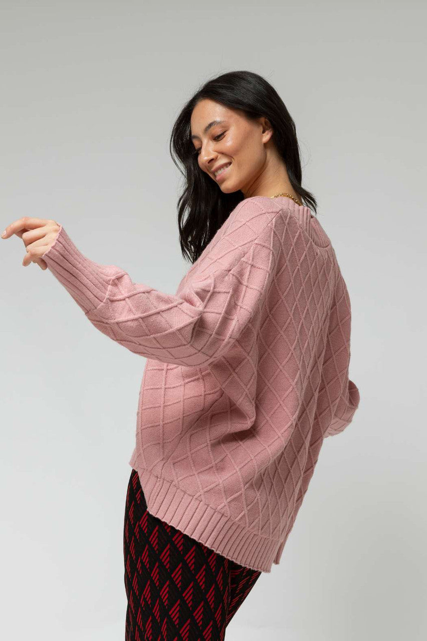 Dusty Pink Diamond V Neck Jumper