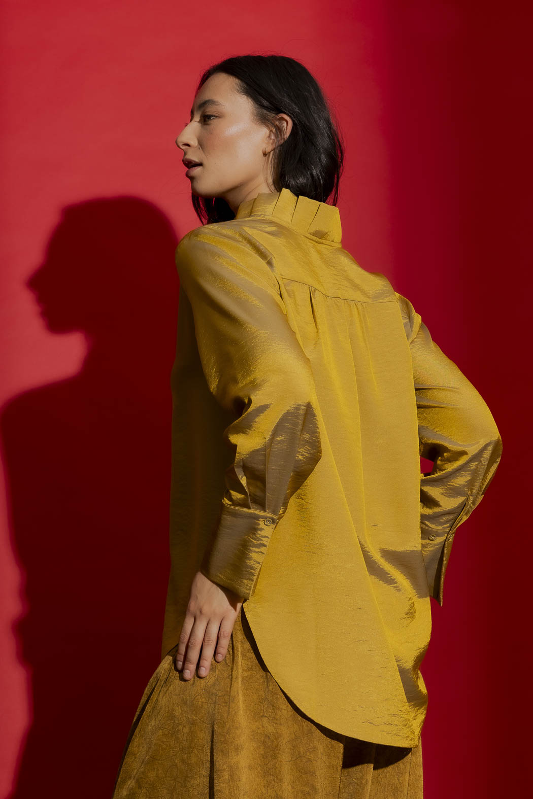 Gold Shot Pleat Collar Blogger Shirt